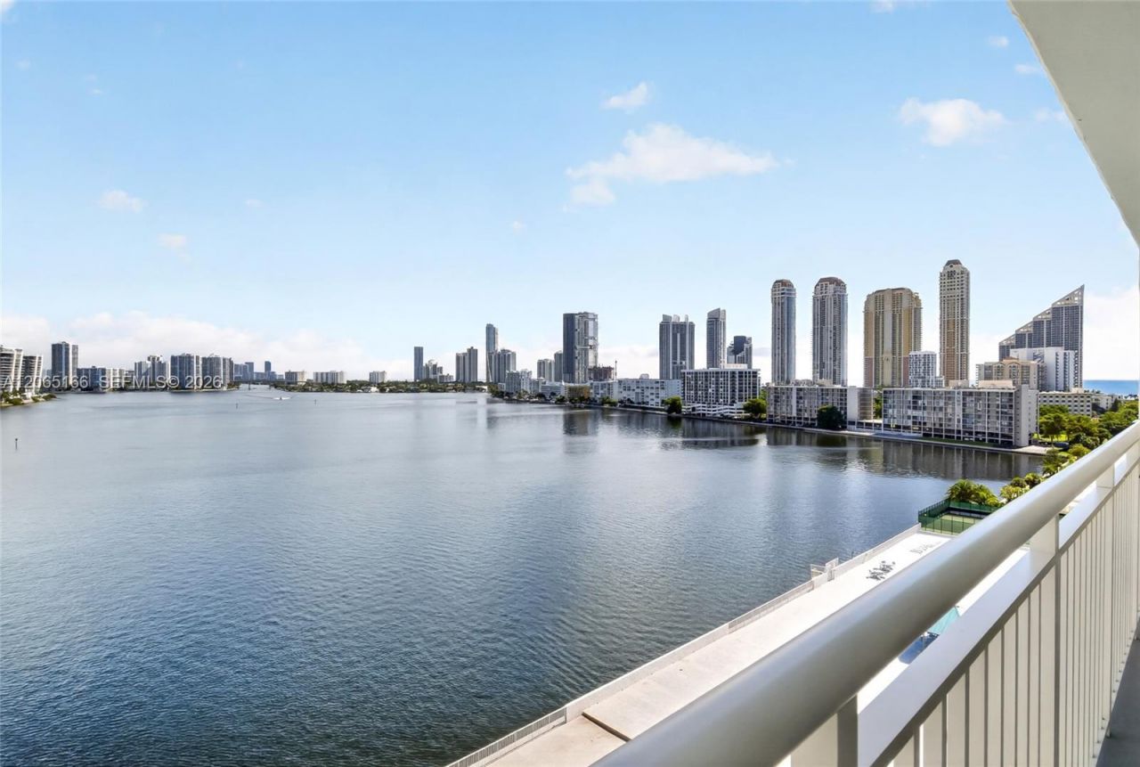 301 174th St , Unit 1216, Sunny Isles Beach, FL 33160 Photo