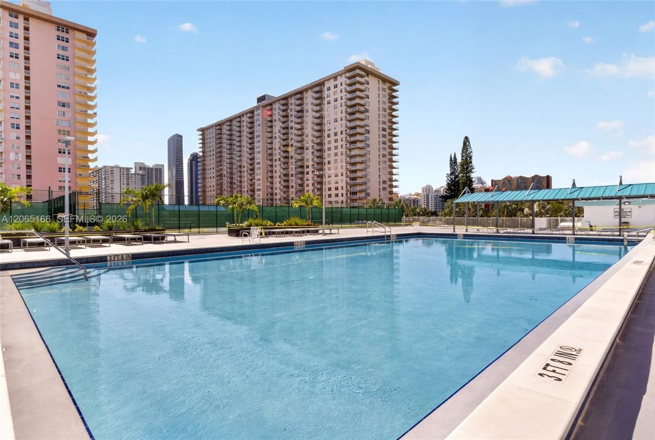 301 174th St , Unit 1216, Sunny Isles Beach, FL 33160 Photo