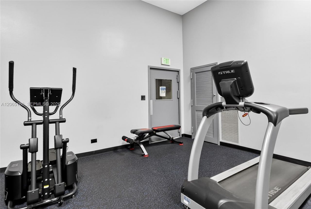 301 174th St , Unit 1216, Sunny Isles Beach, FL 33160 Photo