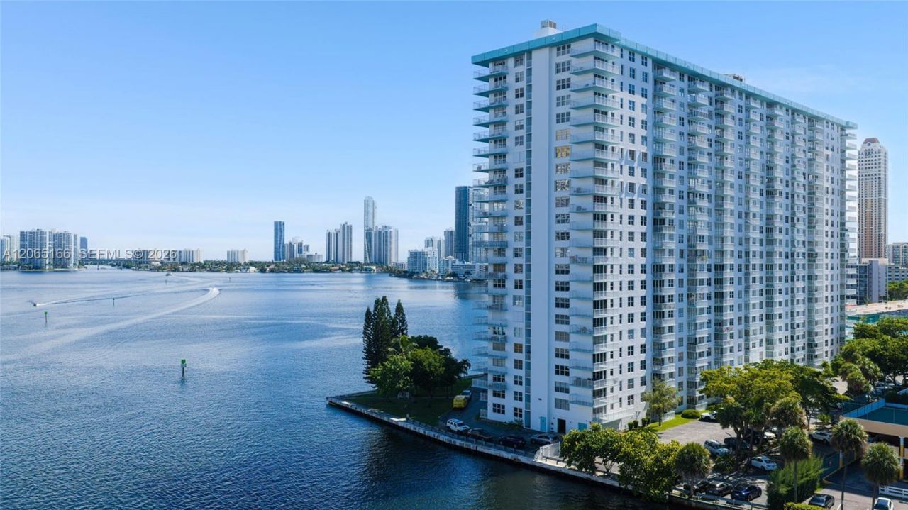 301 174th St , Unit 1216, Sunny Isles Beach, FL 33160 Photo