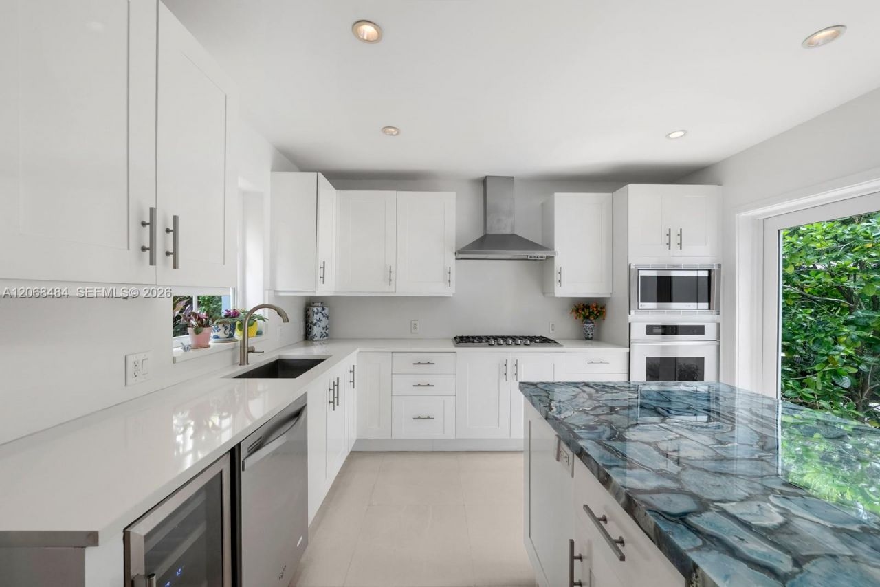 109 1st Dilido Ter, Miami Beach, FL 33139 Photo