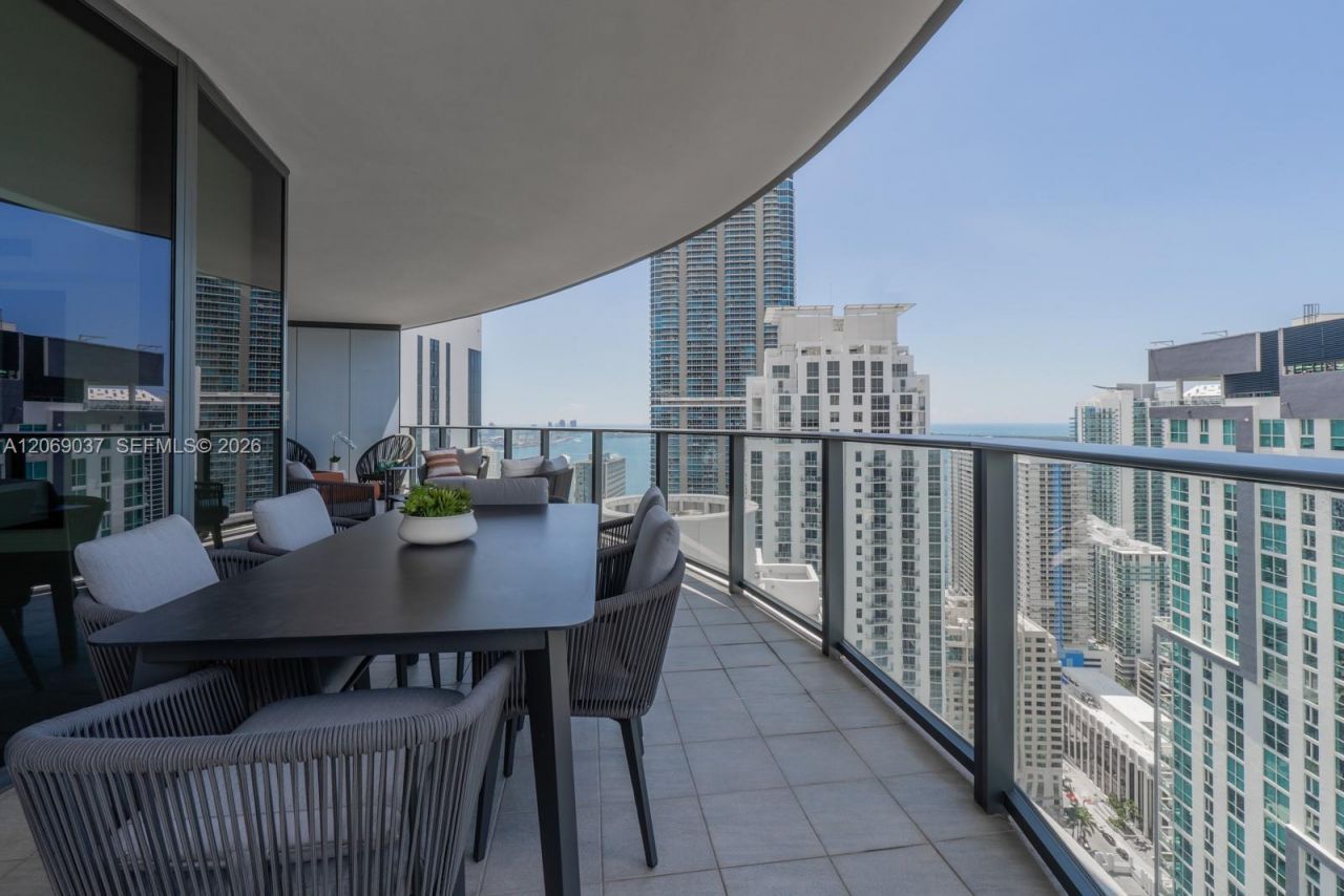 1000 Brickell Plz , Unit 4502, Miami, FL 33131 Photo