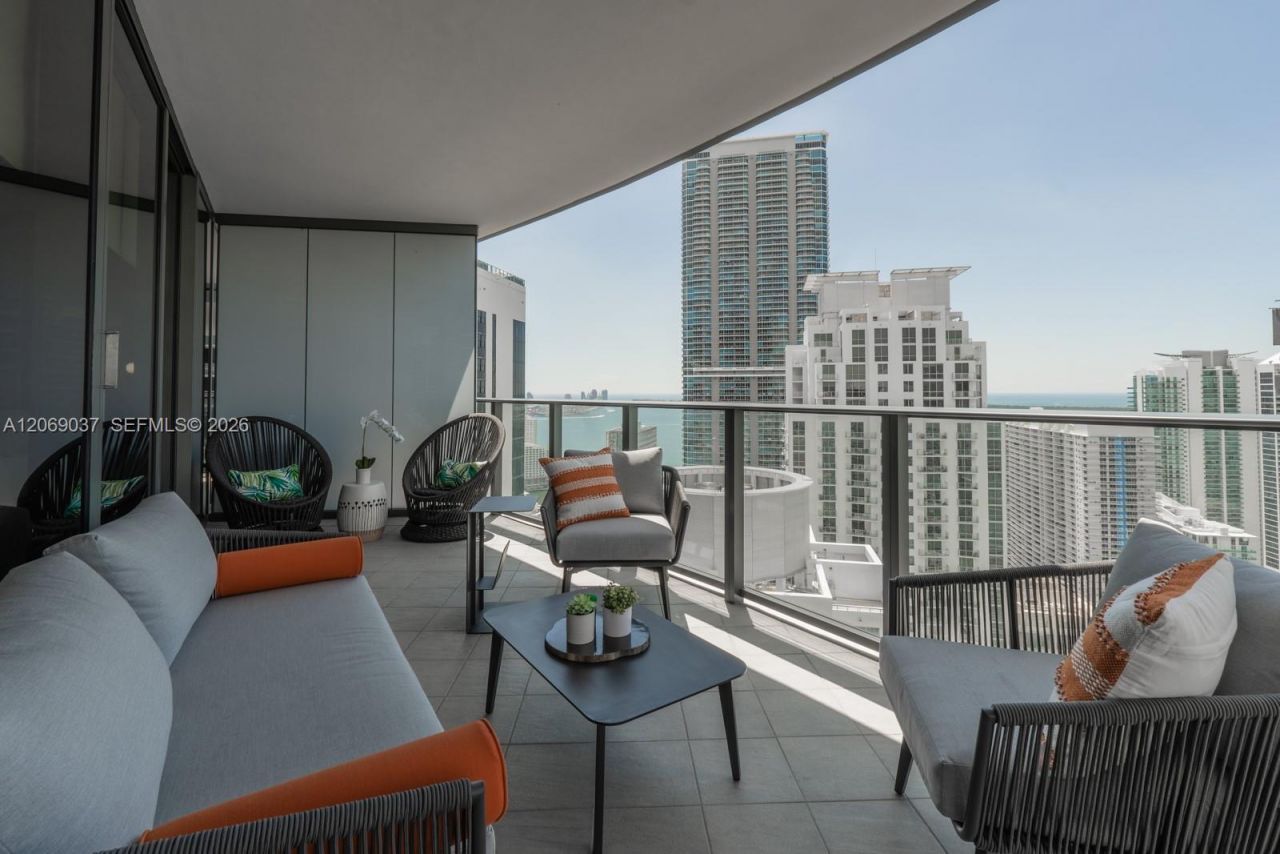 1000 Brickell Plz , Unit 4502, Miami, FL 33131 Photo