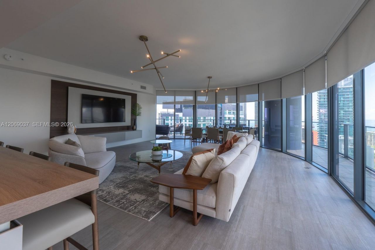 1000 Brickell Plz , Unit 4502, Miami, FL 33131 Photo