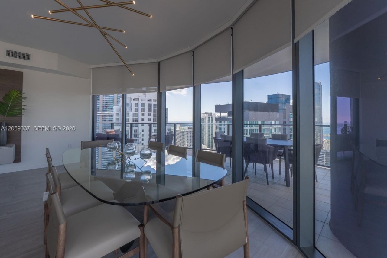 1000 Brickell Plz , Unit 4502, Miami, FL 33131 Photo