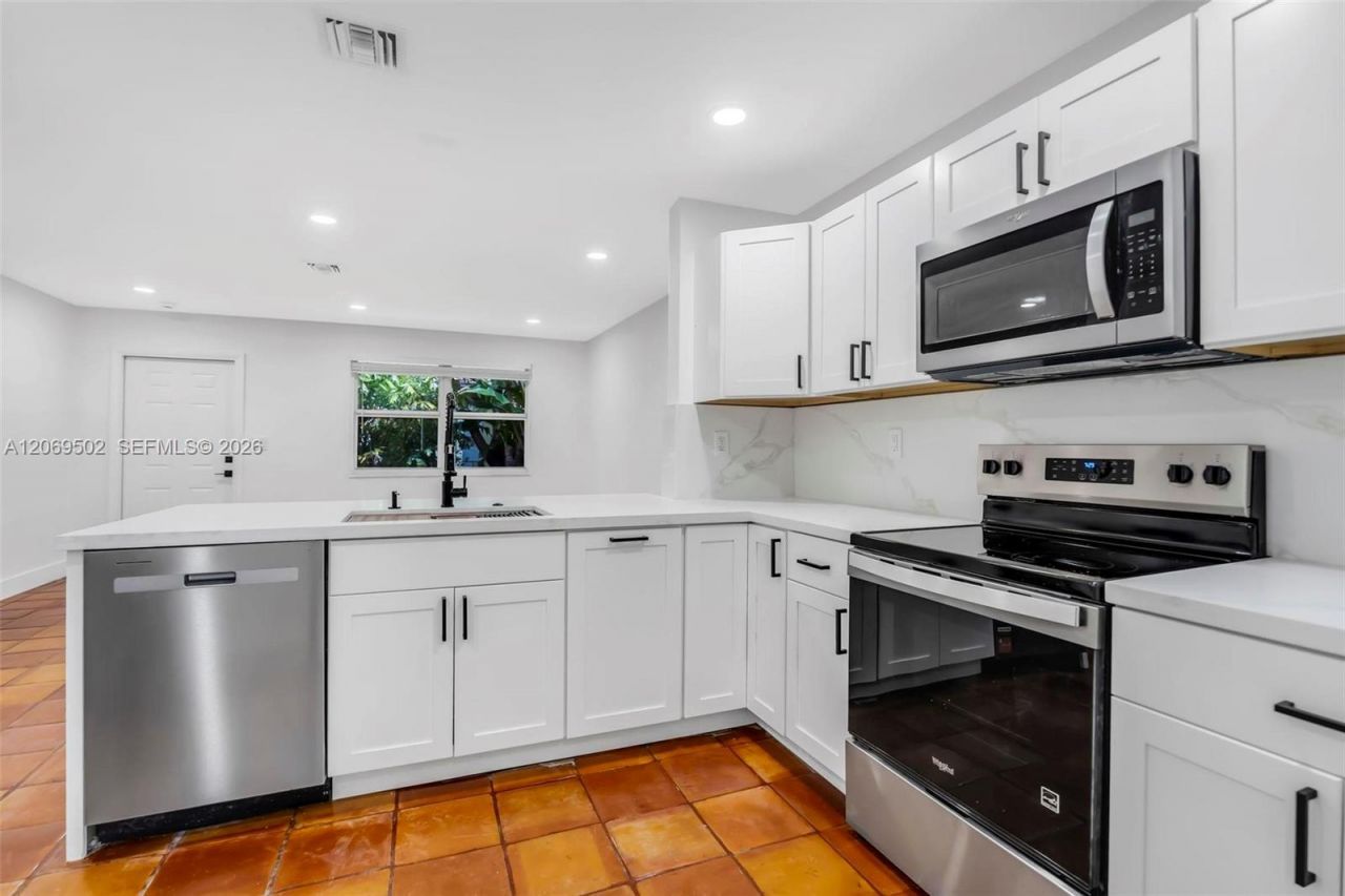 850 SW 12th Ct, Unit 850, Fort Lauderdale, FL 33315 Photo