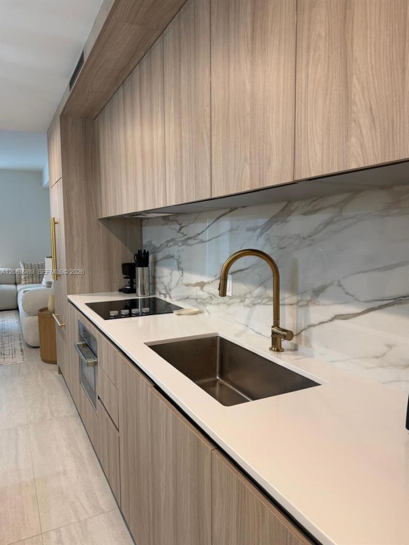 77 SE 5 St , Unit 2008, Miami, FL 33131 Photo