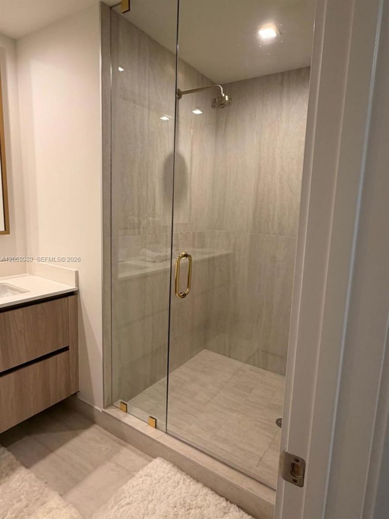 77 SE 5 St , Unit 2008, Miami, FL 33131 Photo