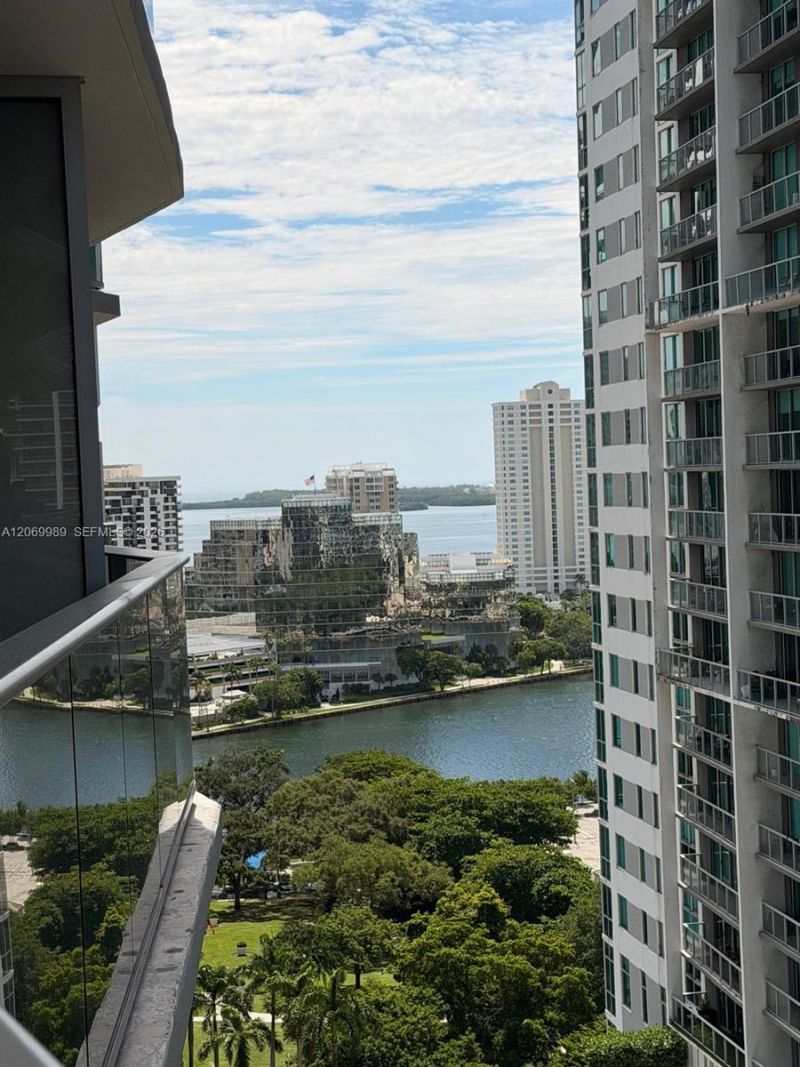 77 SE 5 St , Unit 2008, Miami, FL 33131 Photo