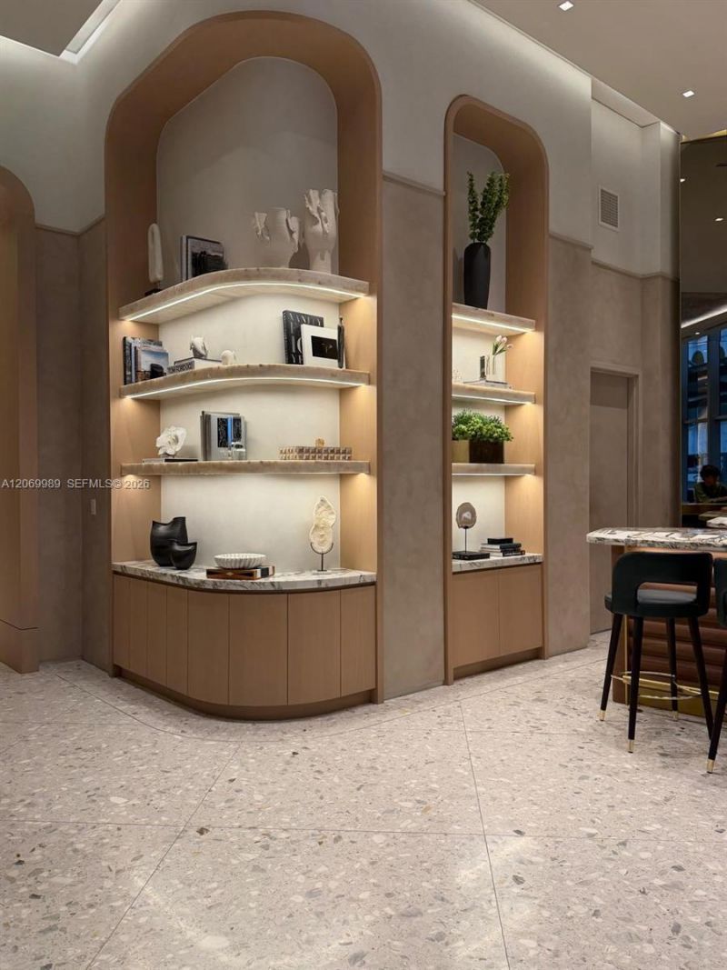 77 SE 5 St , Unit 2008, Miami, FL 33131 Photo