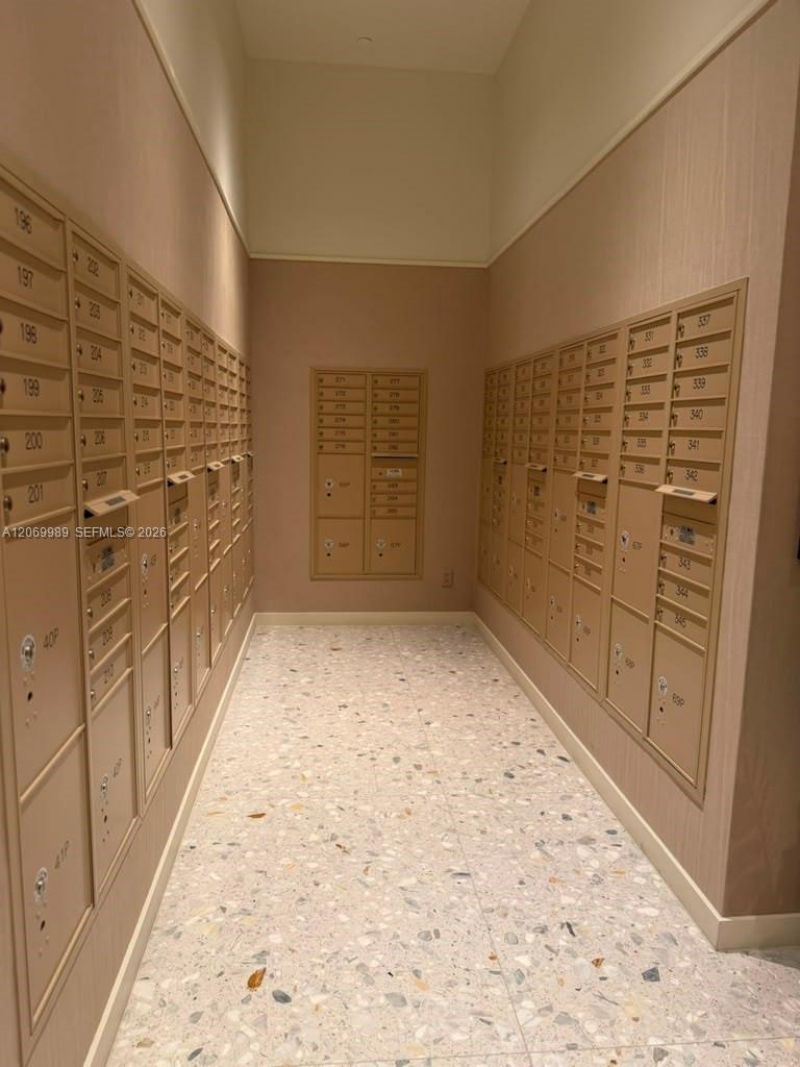 77 SE 5 St , Unit 2008, Miami, FL 33131 Photo