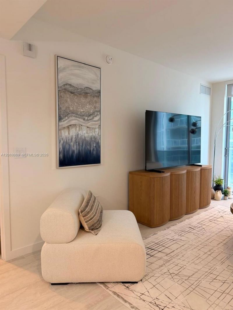 77 SE 5 St , Unit 2008, Miami, FL 33131 Photo