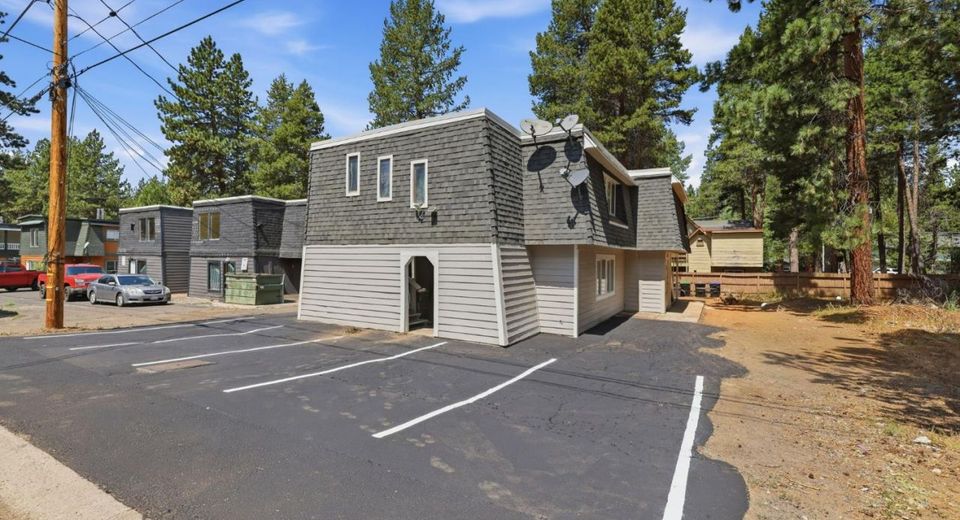 3673 Spruce Ave, South Lake Tahoe, CA 96150 Photo