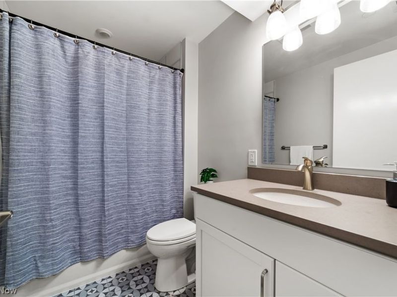 2044 Random Road, Unit 101, Cleveland, OH 44106 Photo 7