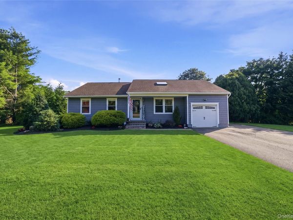71 Triangle Lane , Baiting Hollow, NY 11933