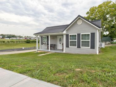 7885 W Tunnel Hill Road, Sharpsburg, KY 40374