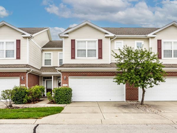 10911 Perry Pear Drive , Zionsville, IN 46077