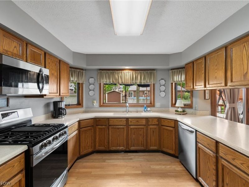 881 Dan Avenue, Canal Fulton, OH 44614 Photo 9