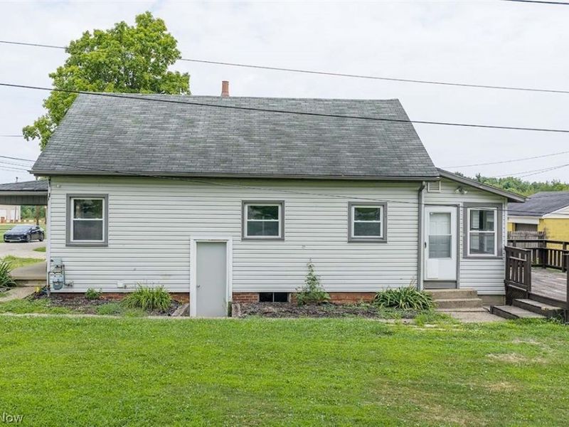 6597 Superior Road SE, Uhrichsville, OH 44683 Photo 3