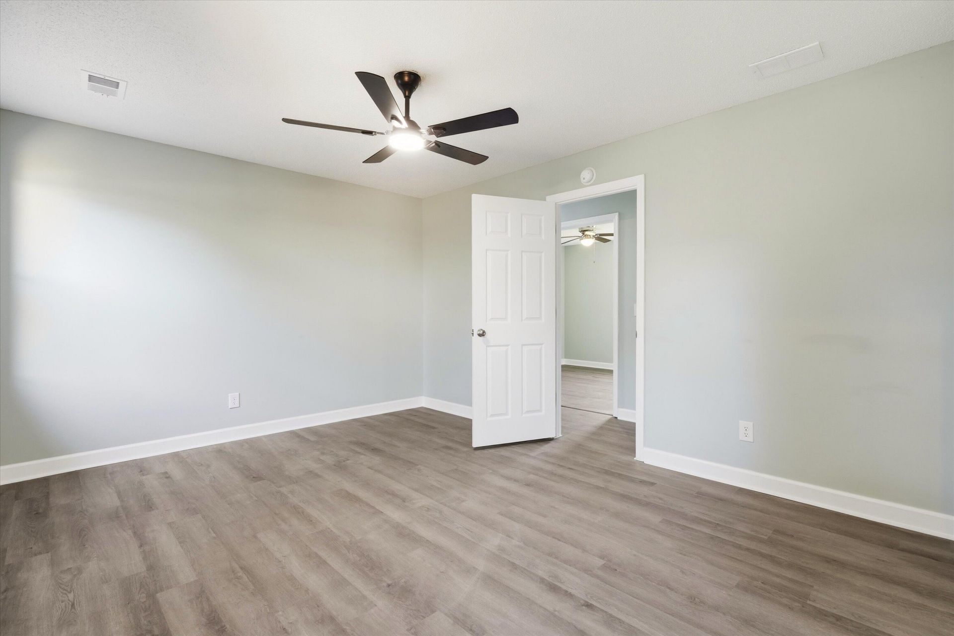 217 Vickie Street Photo 23
