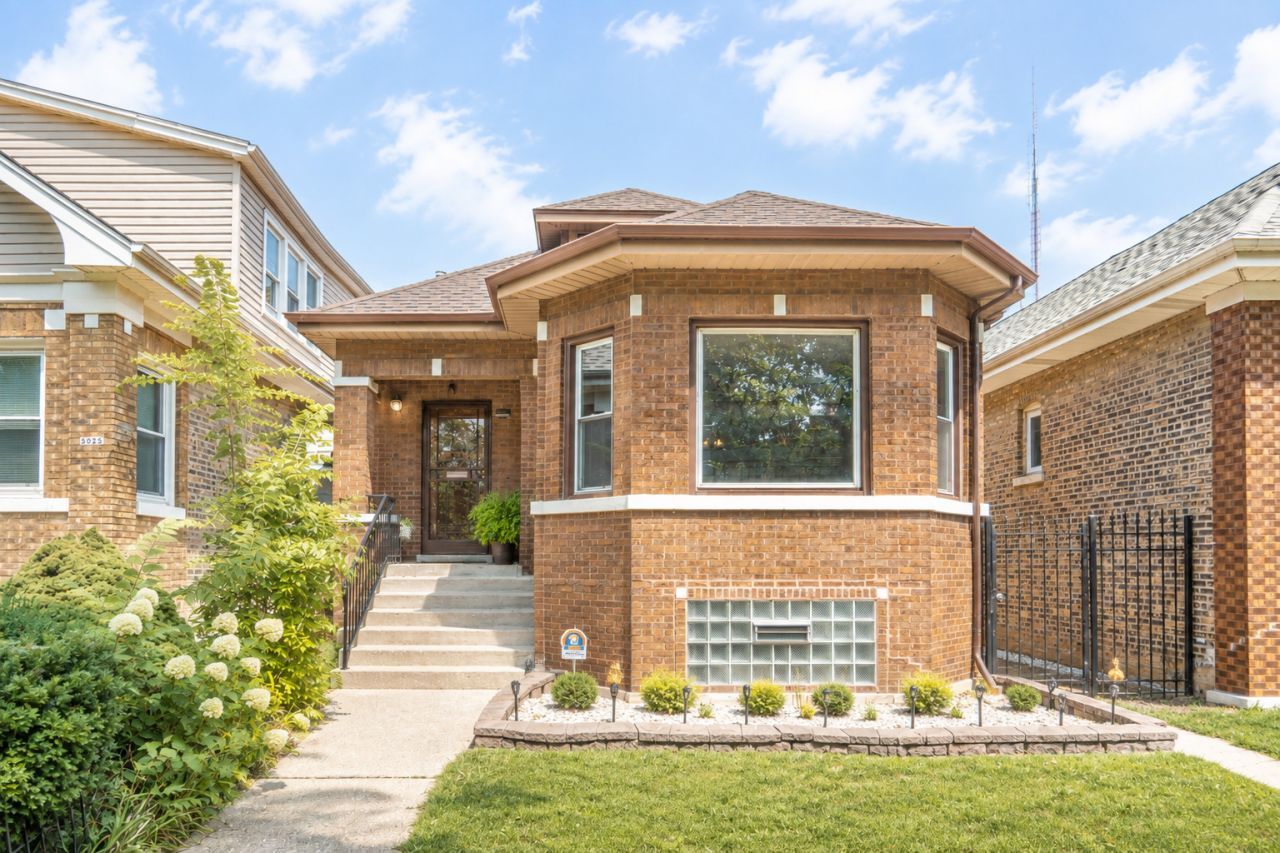 5024 W Nelson Street, Chicago, IL 60641 Main Photo