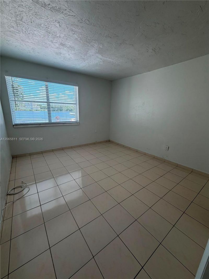 5501 NW 7th St , Unit E204, Miami, FL 33126 Photo