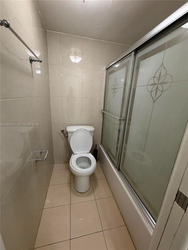 5501 NW 7th St , Unit E204, Miami, FL 33126 Photo