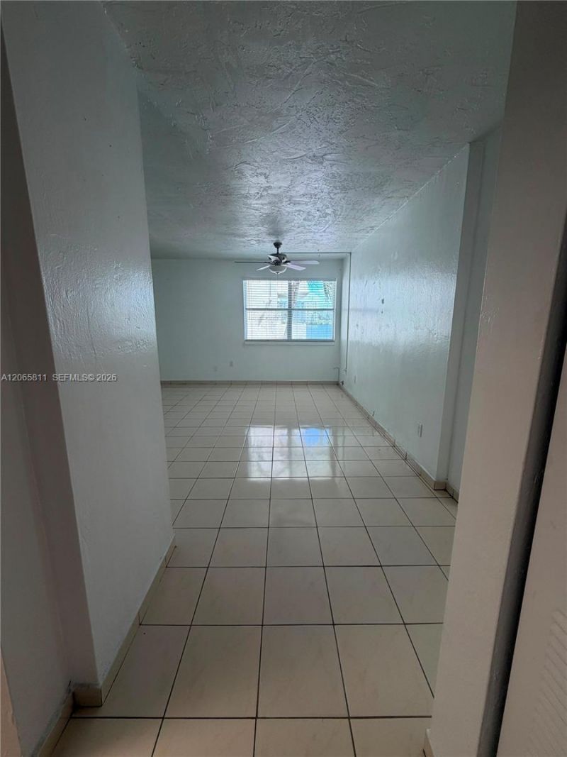 5501 NW 7th St , Unit E204, Miami, FL 33126 Photo