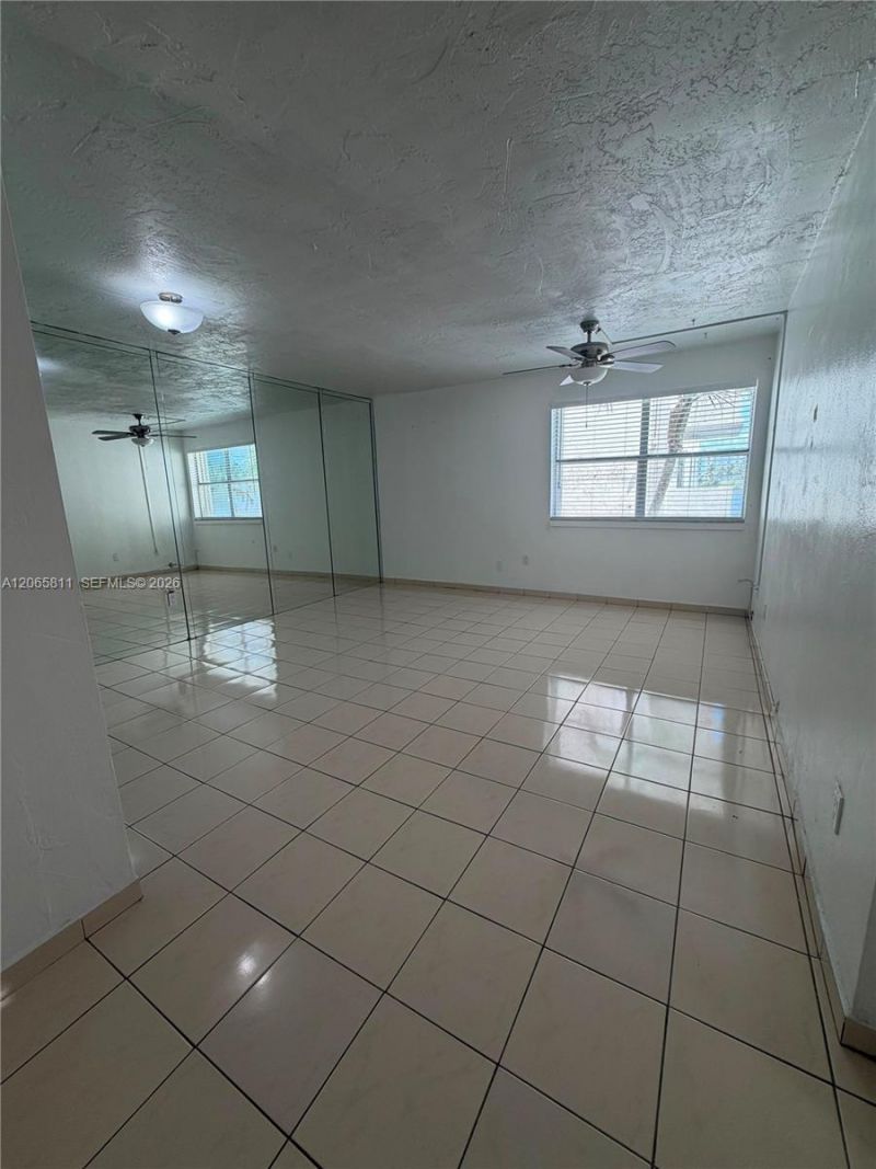 5501 NW 7th St , Unit E204, Miami, FL 33126 Photo