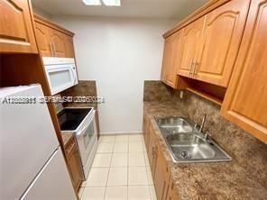 5501 NW 7th St , Unit E204, Miami, FL 33126 Photo