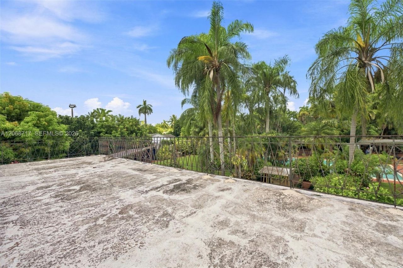 5885 SW 56th St , Miami, FL 33155 Photo