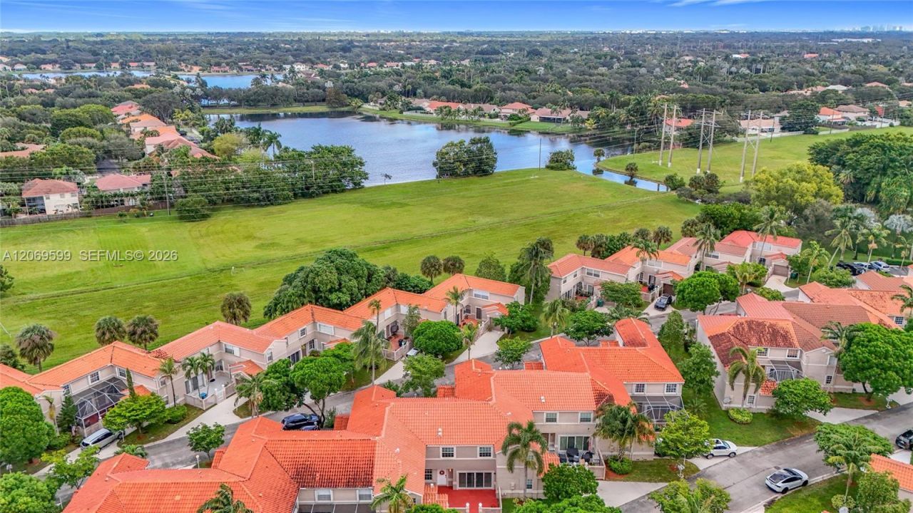 10977 Long Boat Dr , Unit 10977, Cooper City, FL 33026 Photo