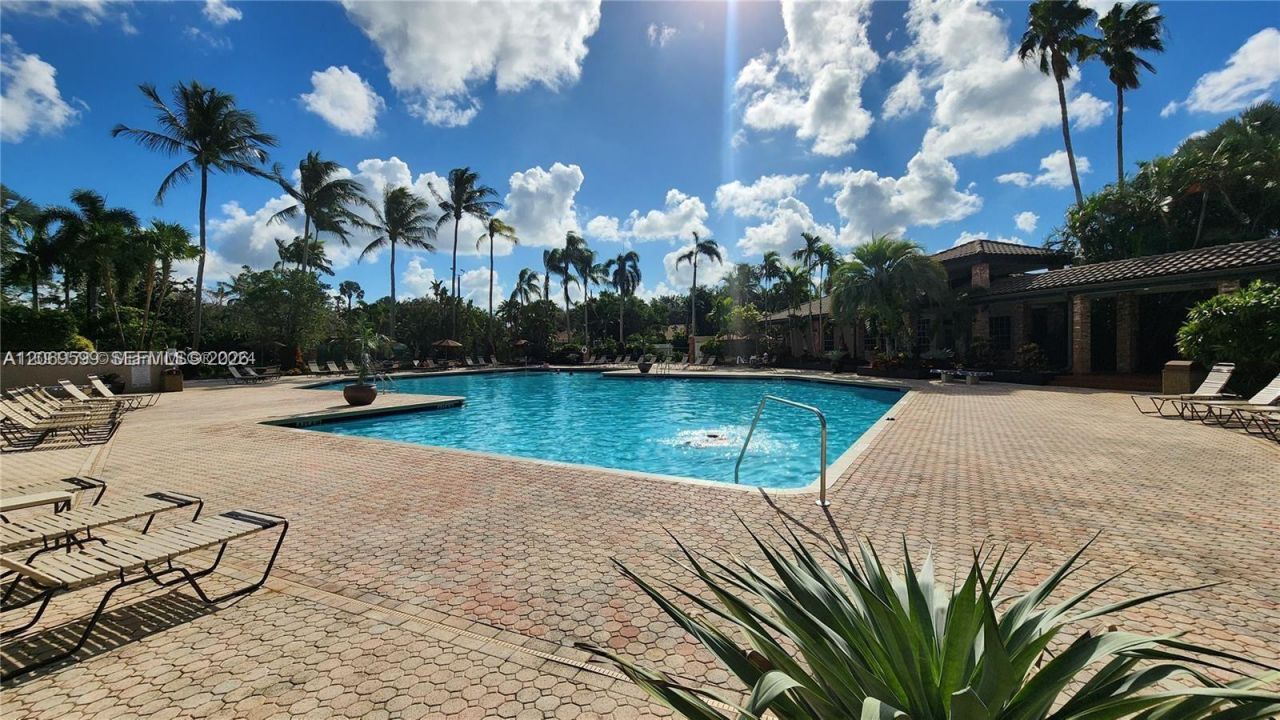 10977 Long Boat Dr , Unit 10977, Cooper City, FL 33026 Photo