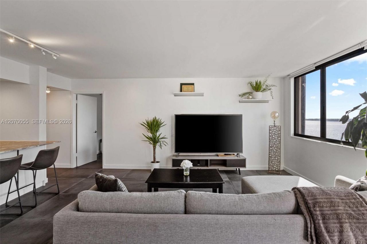 540 Brickell Key Dr , Unit 1519, Miami, FL 33131 Photo