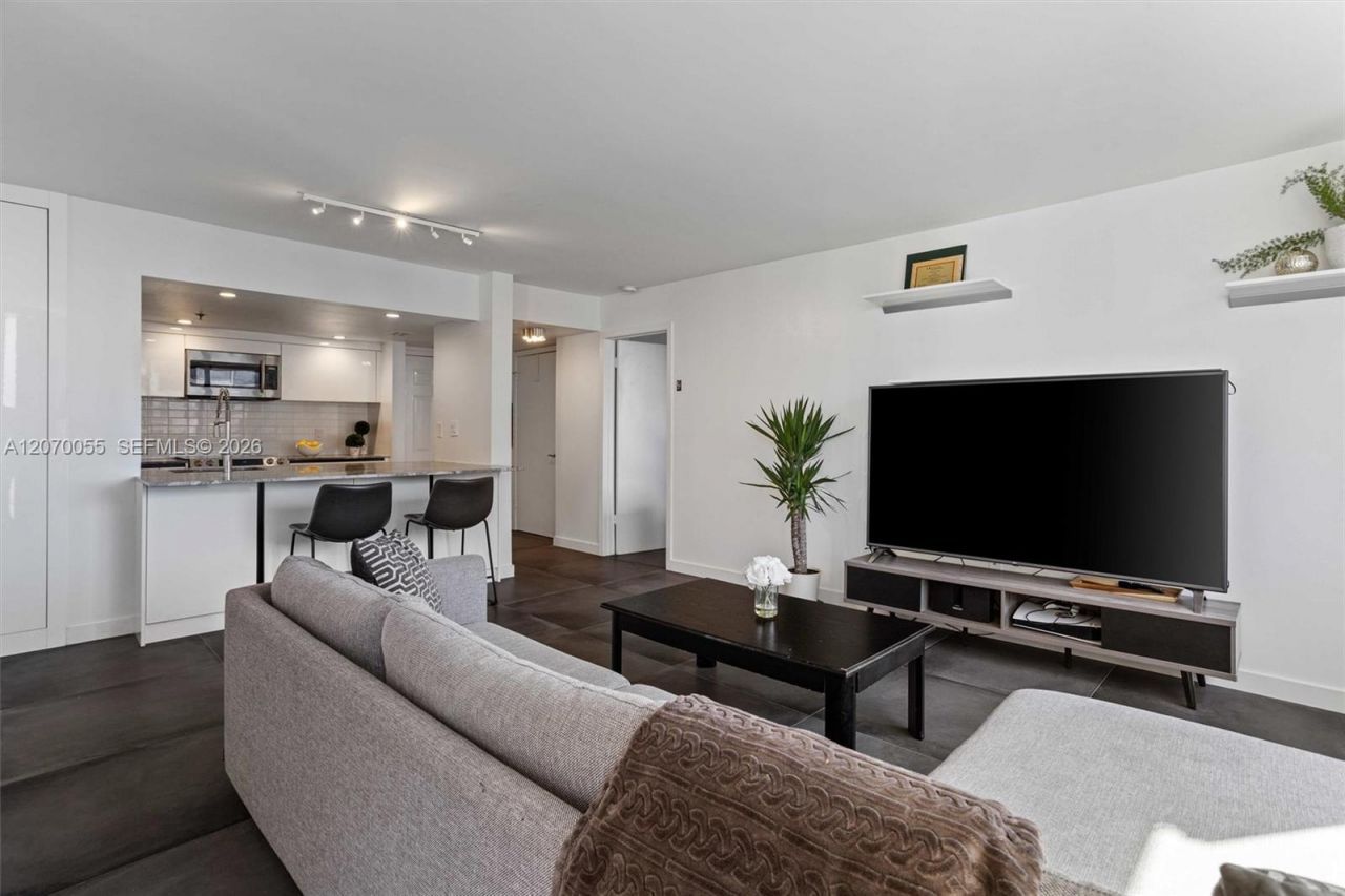 540 Brickell Key Dr , Unit 1519, Miami, FL 33131 Photo