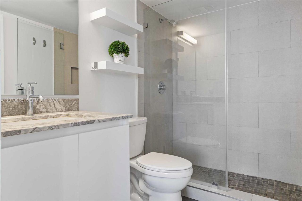 540 Brickell Key Dr , Unit 1519, Miami, FL 33131 Photo