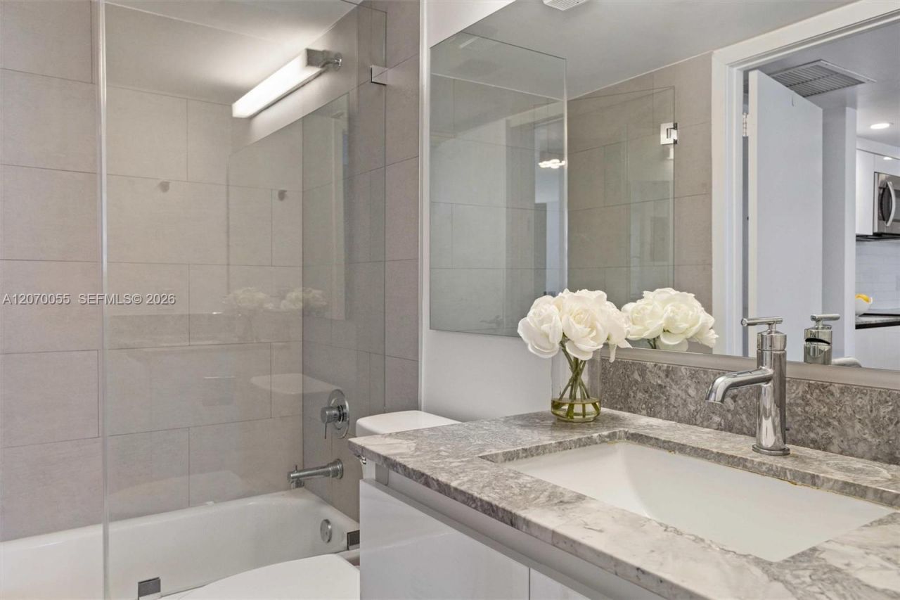 540 Brickell Key Dr , Unit 1519, Miami, FL 33131 Photo