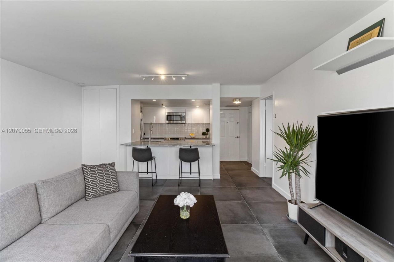 540 Brickell Key Dr , Unit 1519, Miami, FL 33131 Photo