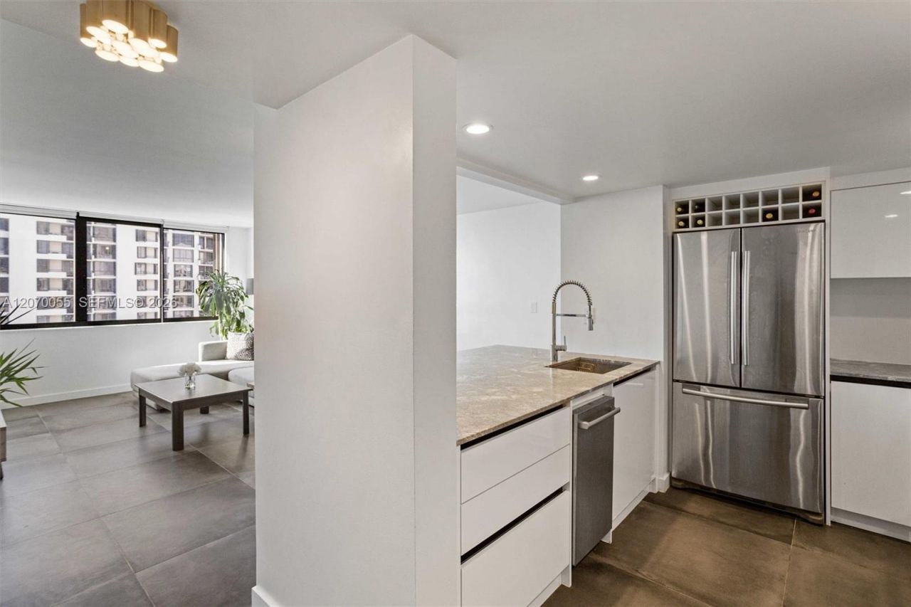 540 Brickell Key Dr , Unit 1519, Miami, FL 33131 Photo
