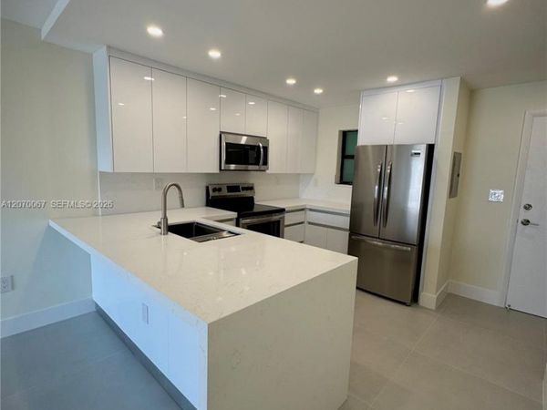 1530 SW 2nd St , Unit 405, Miami, FL 33135