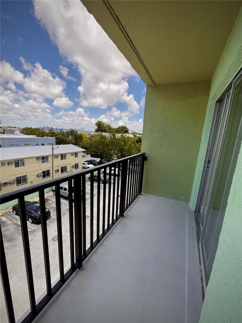 1530 SW 2nd St , Unit 405, Miami, FL 33135 Photo