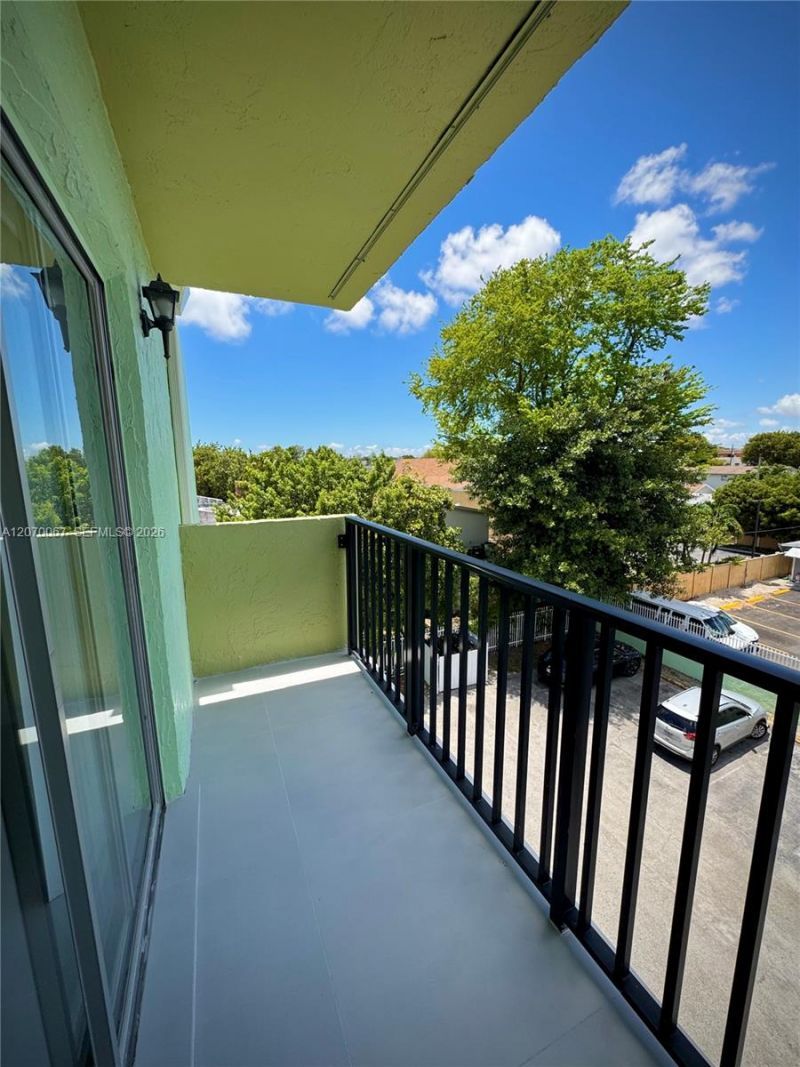 1530 SW 2nd St , Unit 405, Miami, FL 33135 Photo