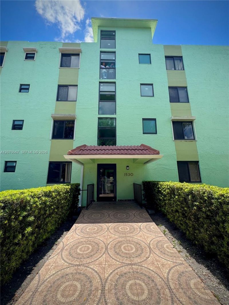 1530 SW 2nd St , Unit 405, Miami, FL 33135 Photo