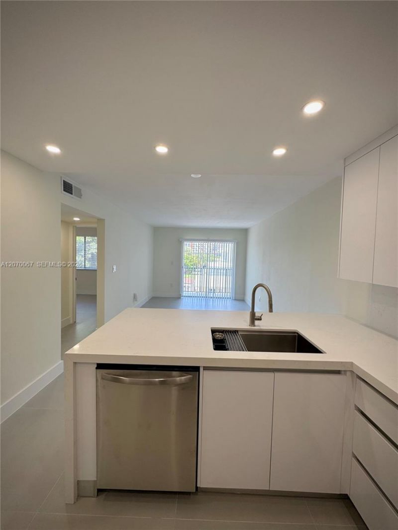 1530 SW 2nd St , Unit 405, Miami, FL 33135 Photo
