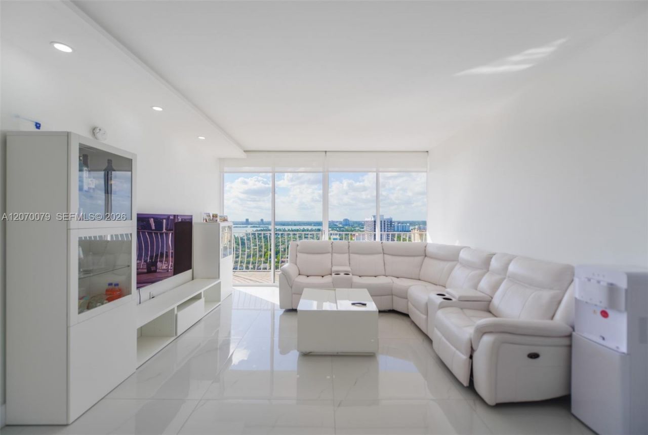 7601 E Treasure Dr , Unit PH103, North Bay Village, FL 33141 Photo