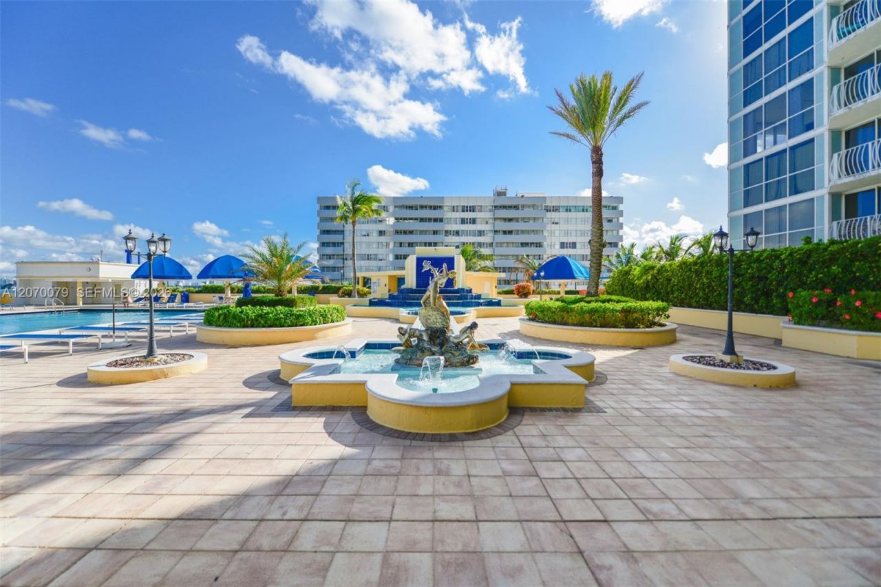 7601 E Treasure Dr , Unit PH103, North Bay Village, FL 33141 Photo