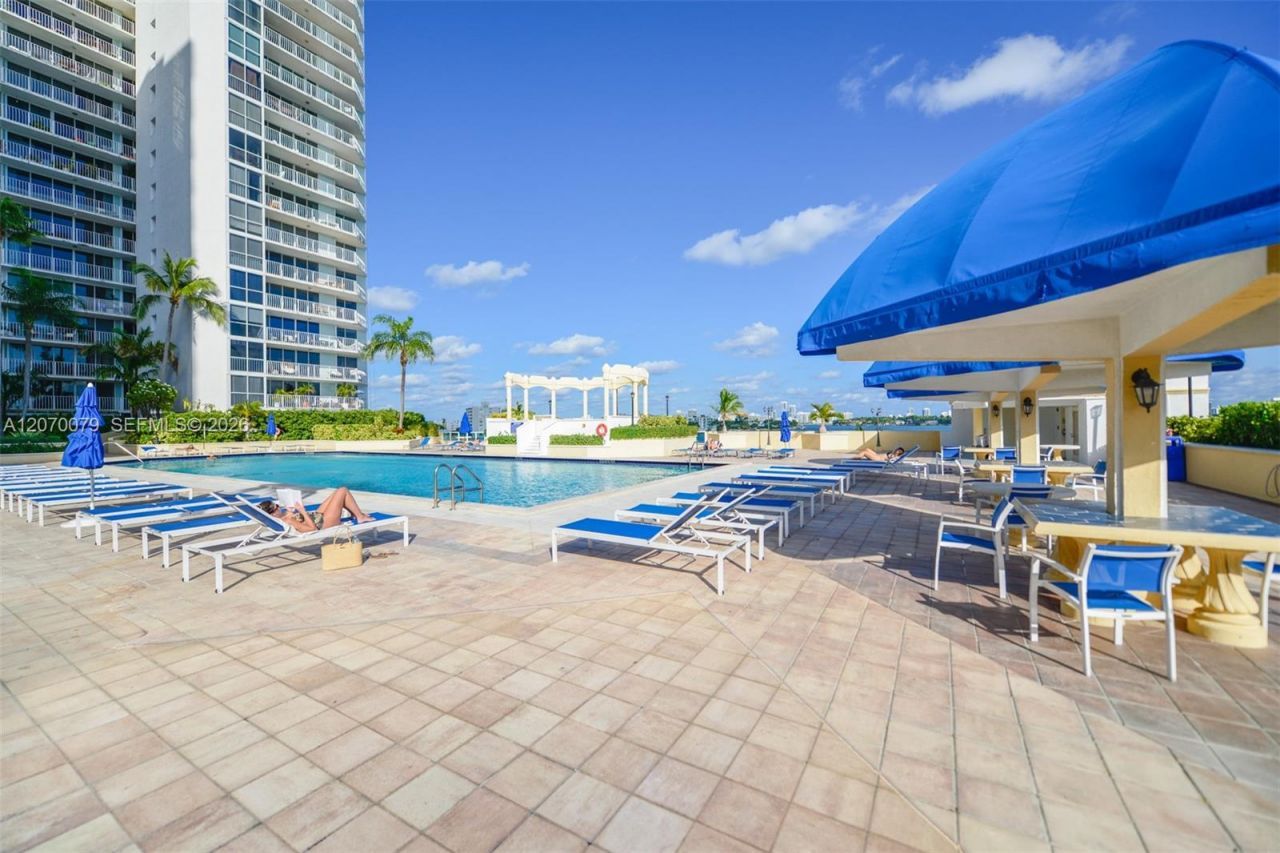 7601 E Treasure Dr , Unit PH103, North Bay Village, FL 33141 Photo