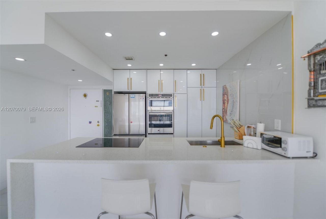 7601 E Treasure Dr , Unit PH103, North Bay Village, FL 33141 Photo