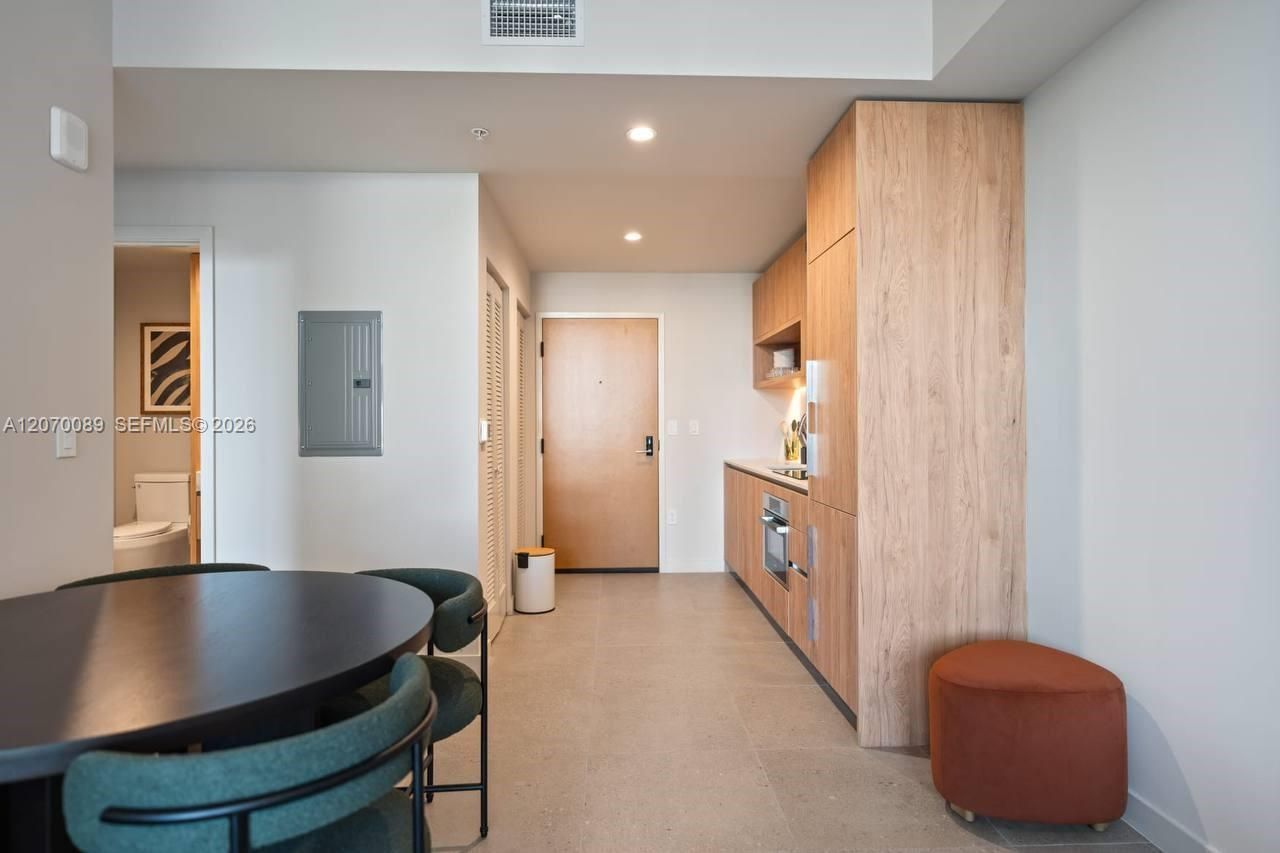 11 NE 6th , Unit 1210, Miami, FL 33132 Photo