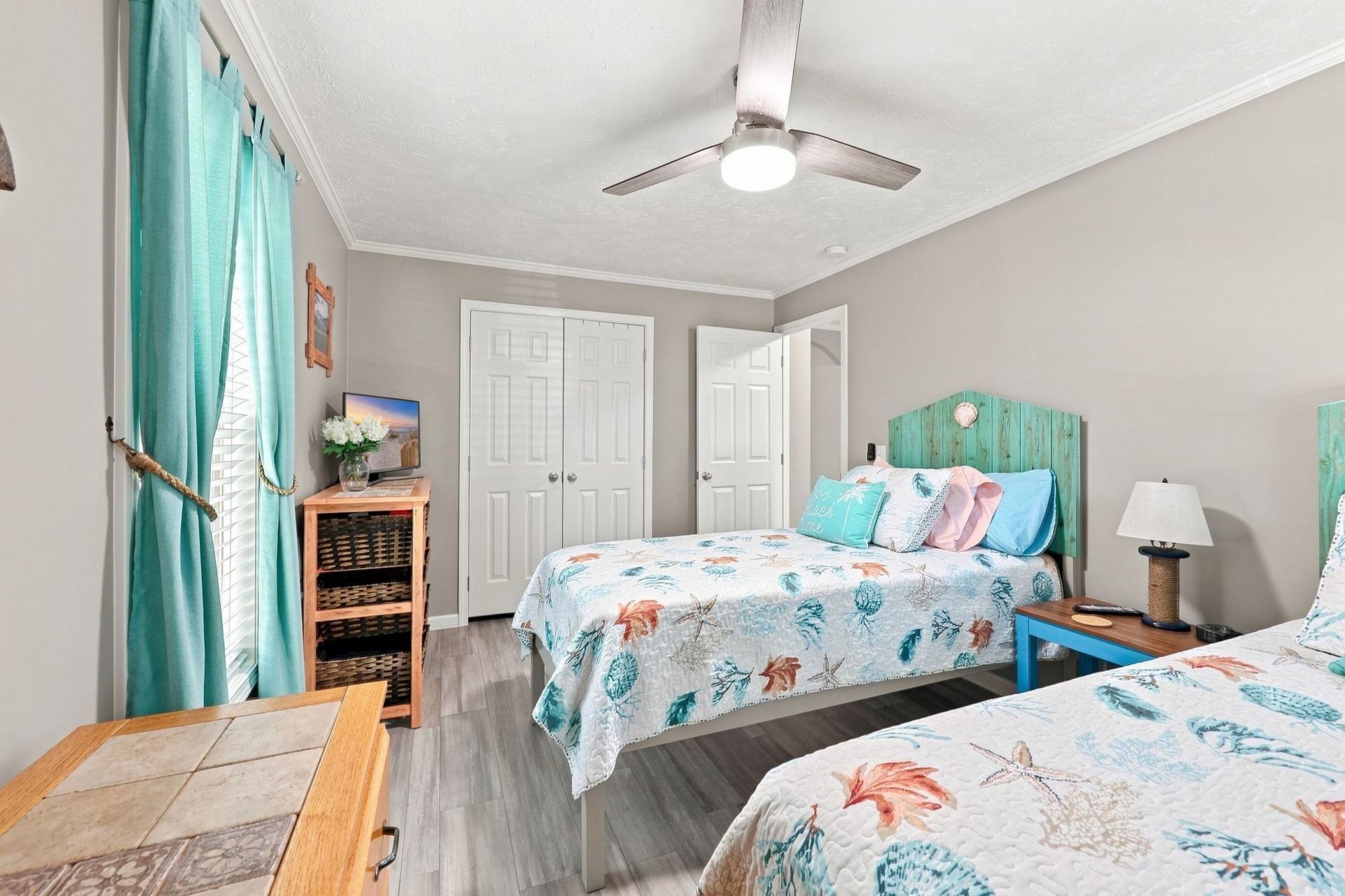 4604 Albatross St. Photo 20
